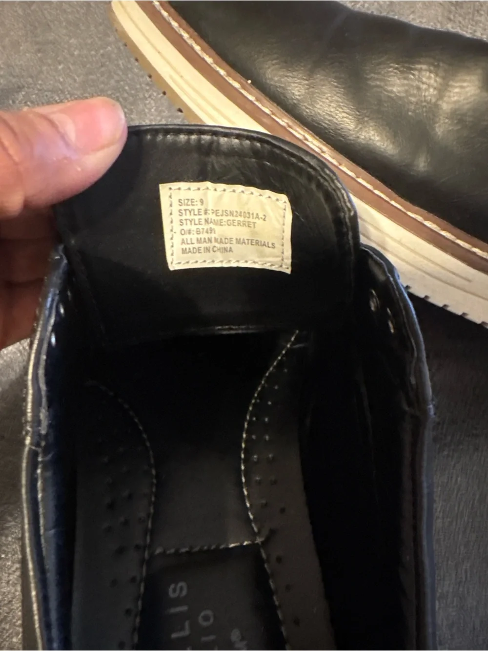 Perry Ellis sleek leather